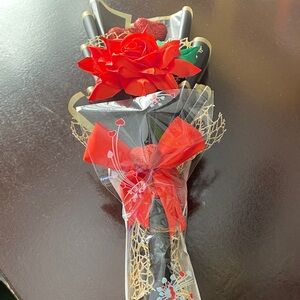 Red Rose Gift Bouquet